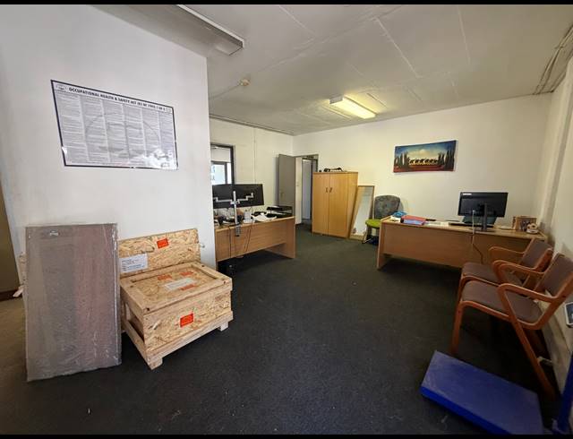 322M² WAREHOUSE TO LET IN AIRPORT INDUSTRIA
